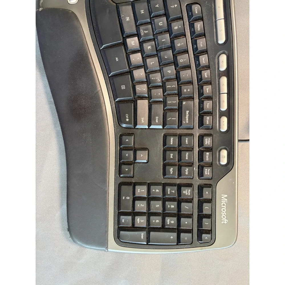 Microsoft Natural Ergonomic Keyboard 4000 v1.0 Model 1048 Wired USB Black